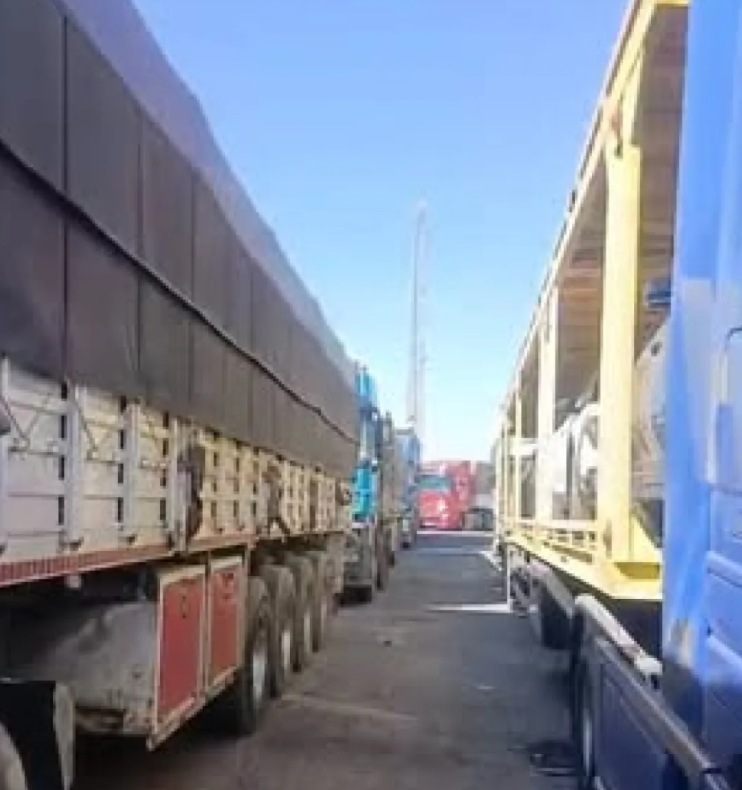 Delay in the arrival of cars to Baghdad due to the diversion of shipments to the port of Aqaba and the congestion at the Trebil port