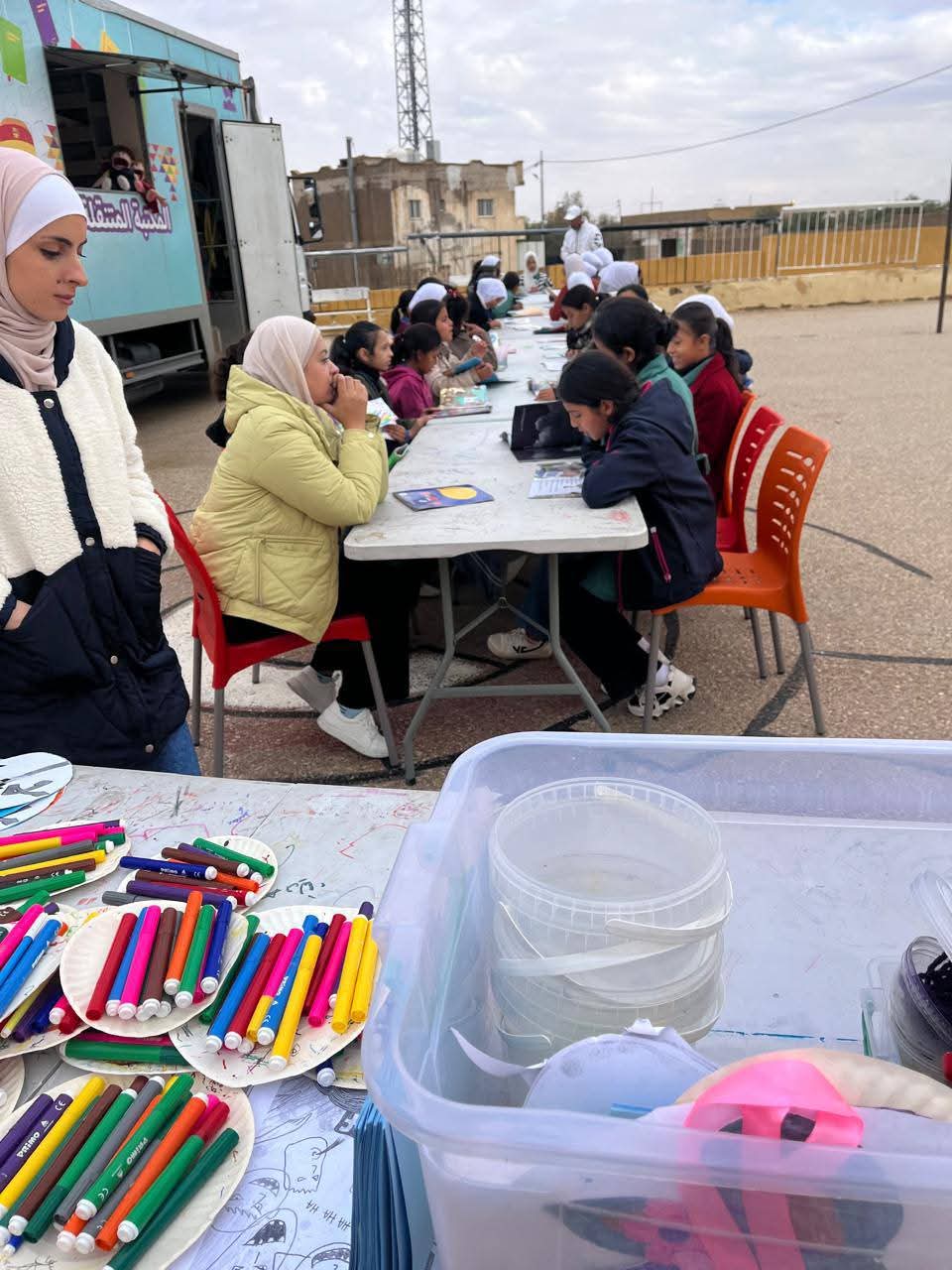 الجريري يرعى فعاليات المكتبة المتنقلة في مدرسة اجميل الثانوية المختلطة.