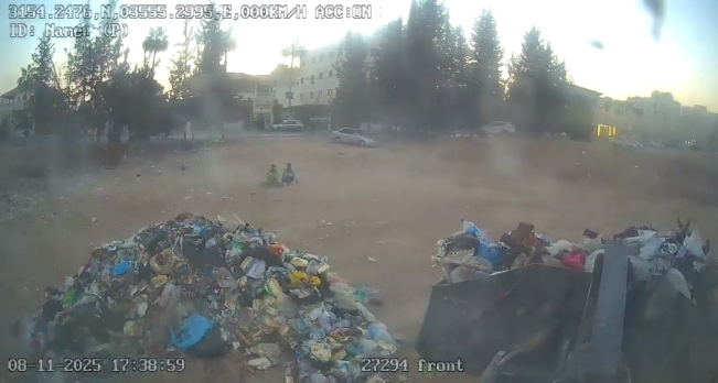 بالصور...أمانة عمان توضح تفاصيل حادثة تفريغ حاوية تحتوي على فحم مشتعل