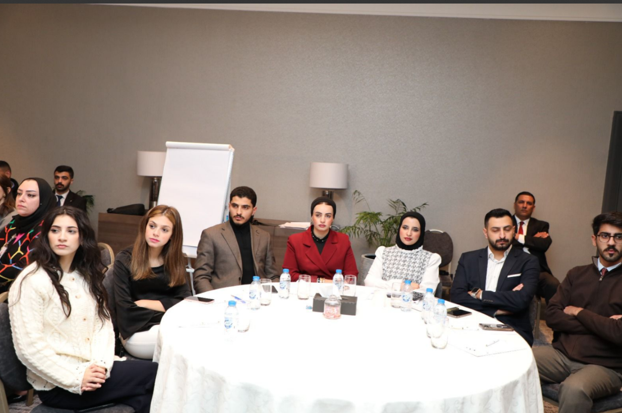 العودات يحاور شابات وشباب الزمالة البرلمانية 