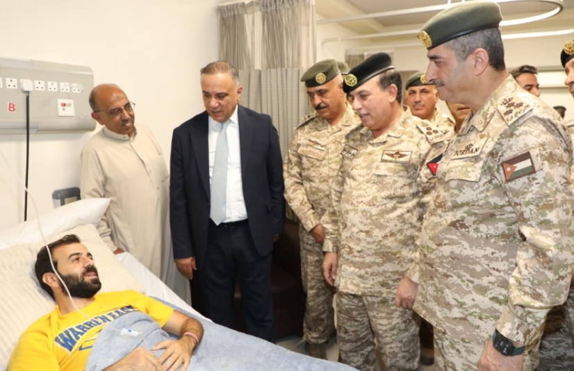 بالصور...المساعد للعمليات والتدريب يعود مصابي لواء الرمثا