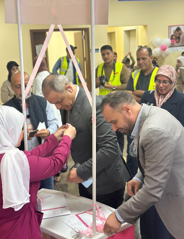 مستشفى الطفيلة الحكومي يقيم فعاليات تثقيفية بمناسبة أكتوبر الوردي 