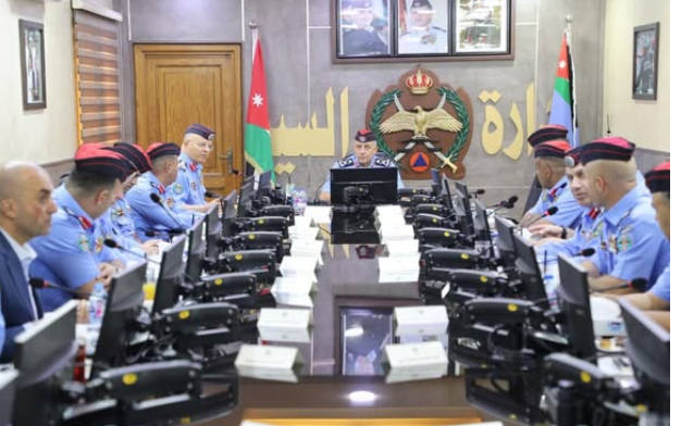 بالصور...مدير الأمن العام يلتقي مديري الإدارات المرورية في إدارة السير