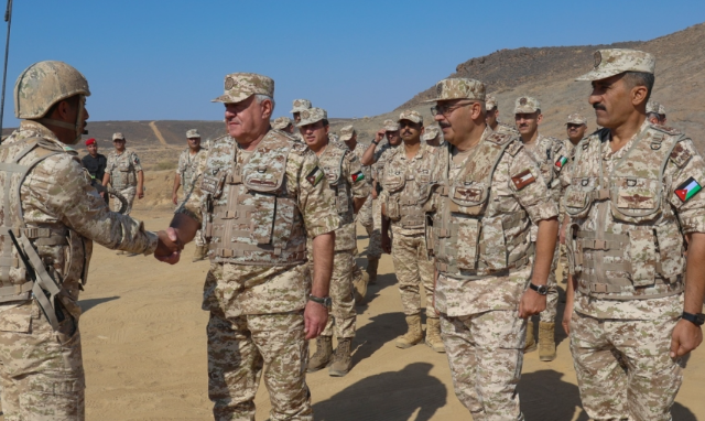 رئيس هيئة الأركان يتابع تمرين صهيل العاديات لتعزيز الجاهزية القتالية