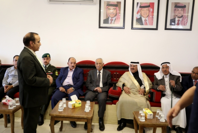 مندوبا عن الملك وولي العهد.. العيسوي يقدم واجب العزاء إلى الحنيطي وأبو مهنا والزيود