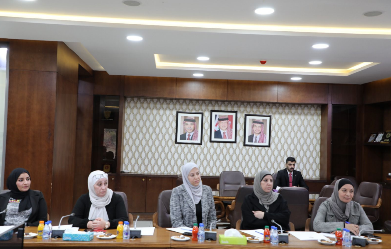 العودات يلتقي الاتحاد النسائي لمحافظة العاصمة 