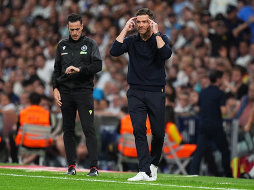 تشافي ألونسو مدرب ريال مدريد... هل تخفي أشجار النتائج غابات المشاكل في الفريق؟