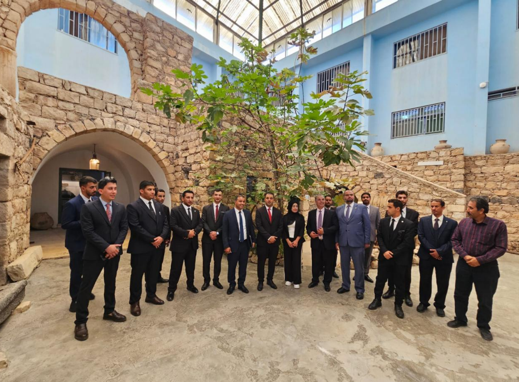 وفد من مدرسة الاستخبارات العسكرية يزور كلية الإعلام في جامعة اليرموك