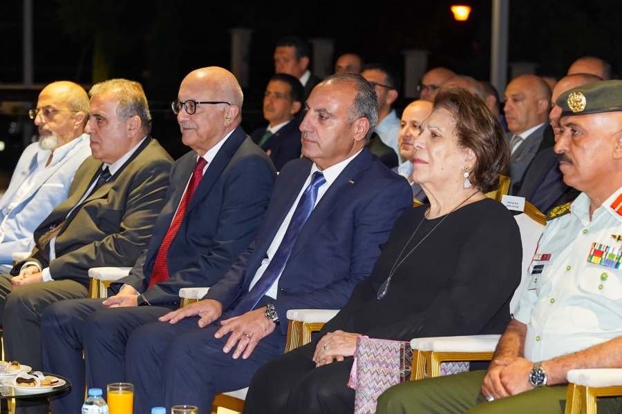 الشواربة يفتتح مشروع الأعمال الفنية في الممر التاريخي. (صور)