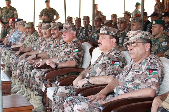 الملك الأردني يتابع تمرينا عسكريا لاحد تشكيلات القوات المسلحة الاردنيه  Image