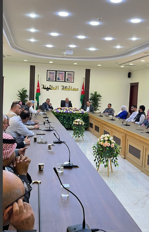 دار المحافظة في الطفيلة تشهد مجددا لقاءات لبحث مبادرة تنظيم الظواهر الاجتماعية .