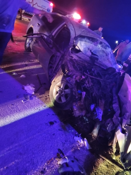 صور - حادث تصادم بين مركبتين على طريق جابر