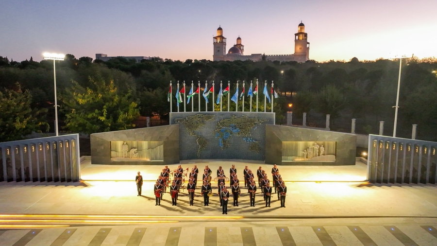 الشواربة يفتتح مشروع الأعمال الفنية في الممر التاريخي. (صور)