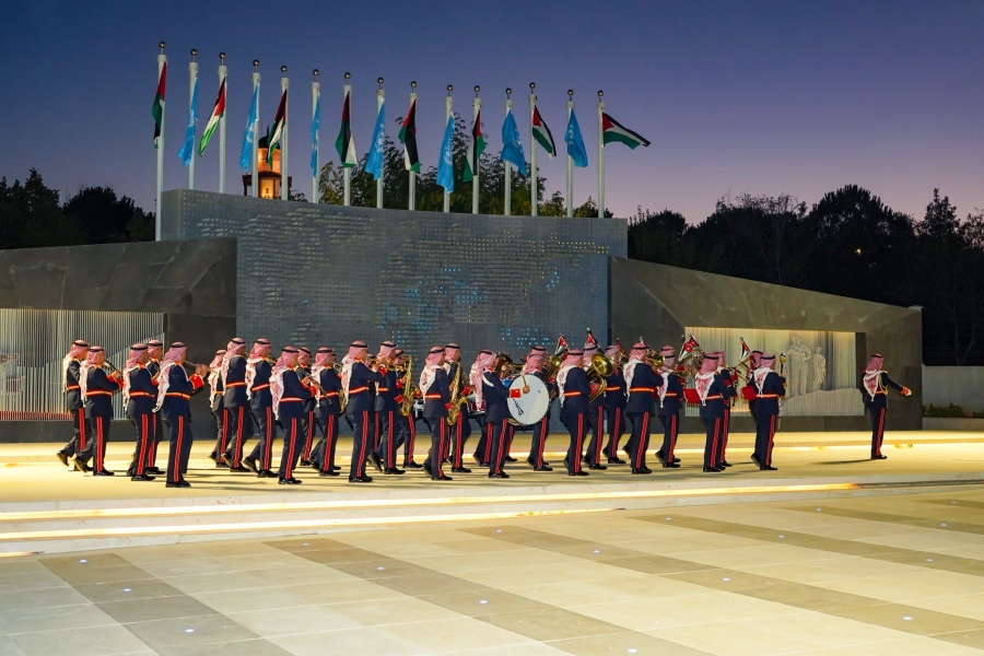 الشواربة يفتتح مشروع الأعمال الفنية في الممر التاريخي. (صور)