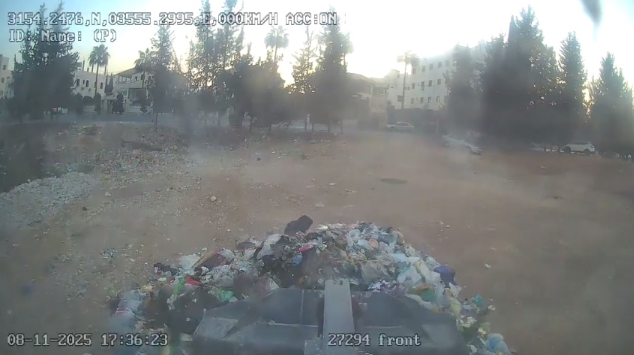 بالصور...أمانة عمان توضح تفاصيل حادثة تفريغ حاوية تحتوي على فحم مشتعل