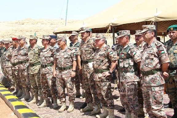 الملك الأردني يتابع تمرينا عسكريا لاحد تشكيلات القوات المسلحة الاردنيه  Image