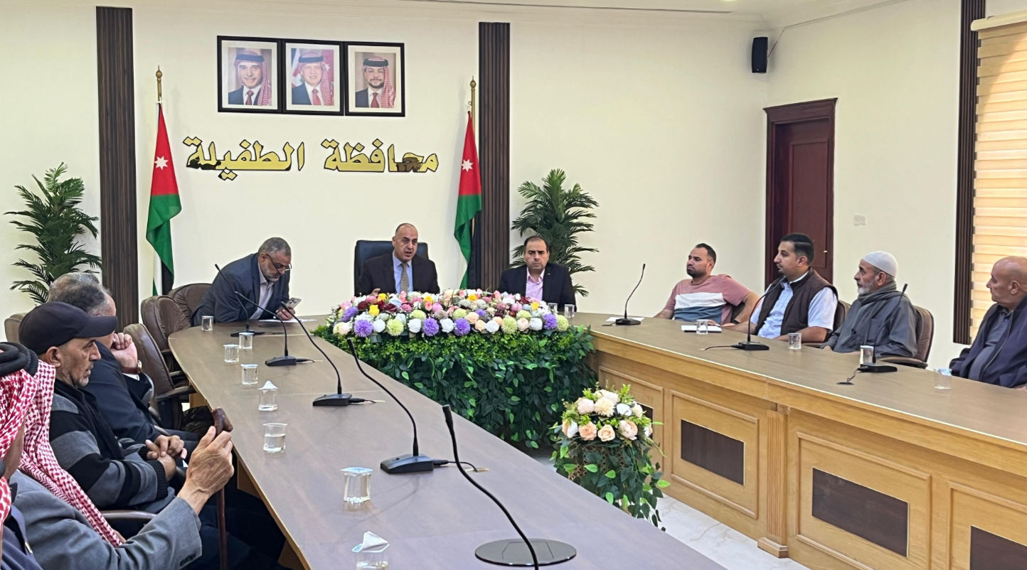 دار المحافظة في الطفيلة تشهد مجددا لقاءات لبحث مبادرة تنظيم الظواهر الاجتماعية .