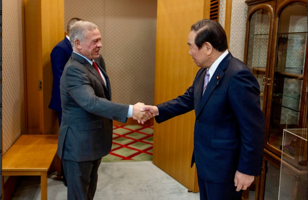 الملك يعقد لقاءات مع قادة في البرلمان الياباني