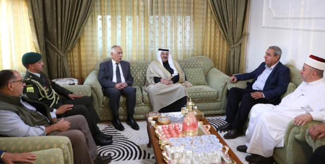 مندوبا عن الملك وولي العهد.. العيسوي يقدم واجب العزاء إلى الحنيطي وأبو مهنا والزيود