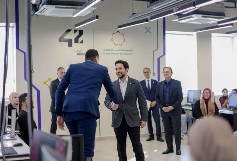 بالصور...ولي العهد يفتتح مركز 42 إربد المتخصص في علوم الحاسوب والبرمجة