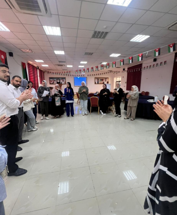 مركز شابات المزار الشمالي ينفذ نشاطا حول برنامج المناظرات القطري