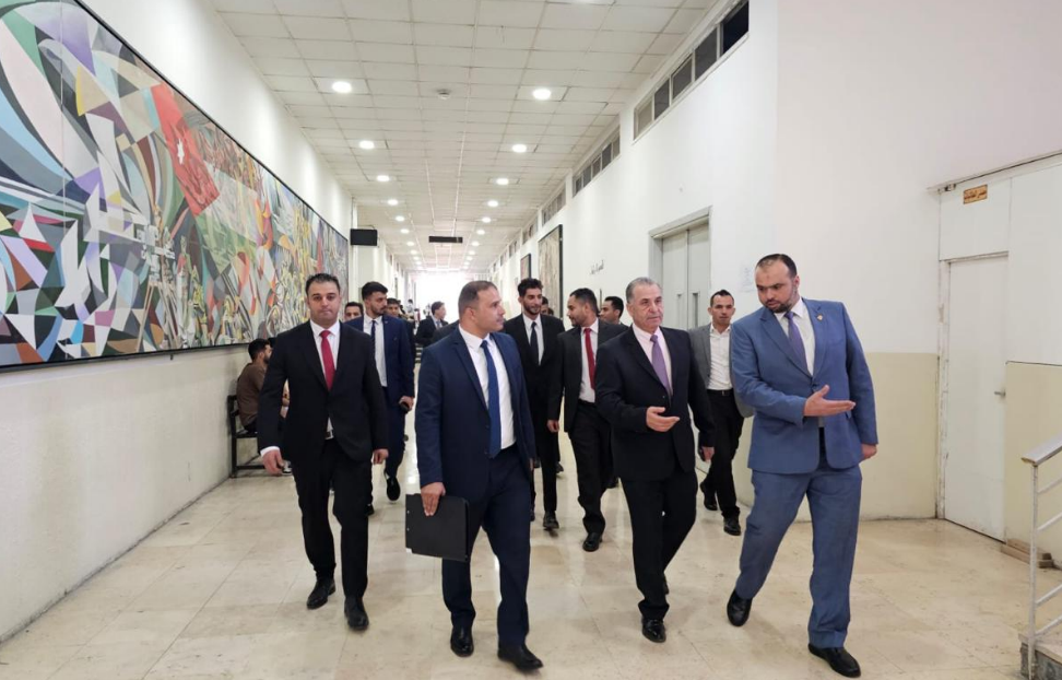 وفد من مدرسة الاستخبارات العسكرية يزور كلية الإعلام في جامعة اليرموك