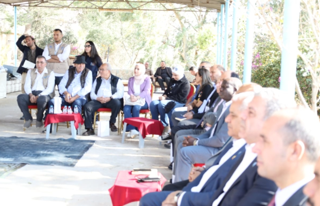 الفاو وسلطة وادي الأردن يطلعان على المشروع التجريبي لنظام الطاقه الشمسيه العائم في سد الملك طلال