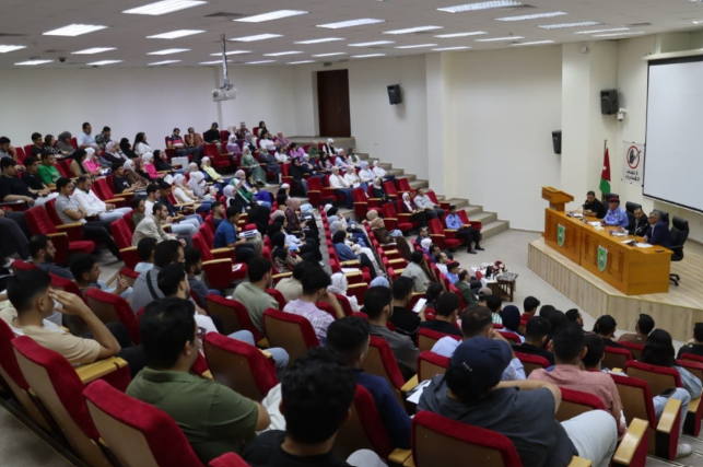 بالصور...مديرية الأمن العام تواصل تنظيم فعاليات الأسبوع التوعوي الجامعي بالحوار نبني بيئة جامعية آمنة 