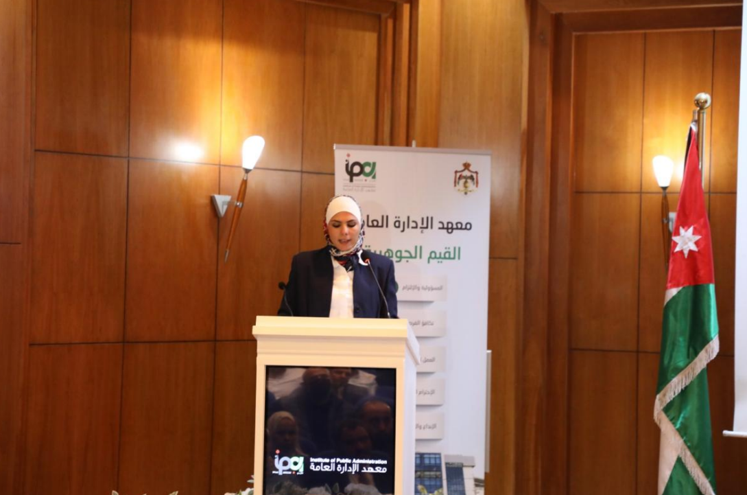 العودات يحاور مشاركي الدبلوم الاحترافي السياسات والإدارة العامة 