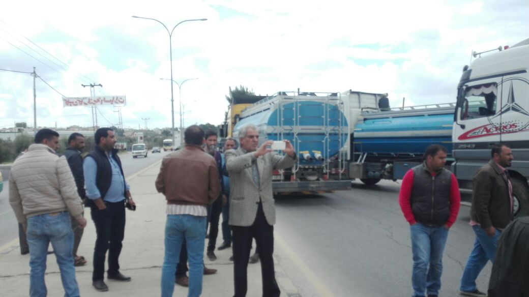 نتيجة بحث الصور عن اصحاب صهاريج يغلقون طريقا في مادبا - صور