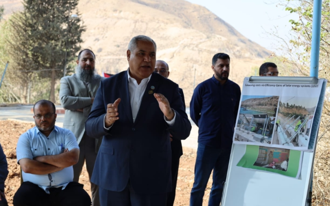 الفاو وسلطة وادي الأردن يطلعان على المشروع التجريبي لنظام الطاقه الشمسيه العائم في سد الملك طلال