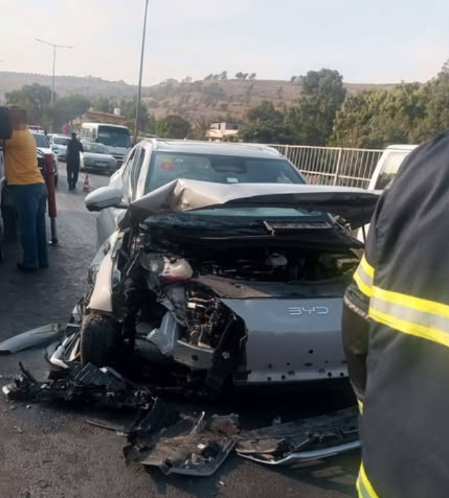 الدوريات الخارجية تتعامل مع حادث تصادم وقع قبل محطة سيل جرش