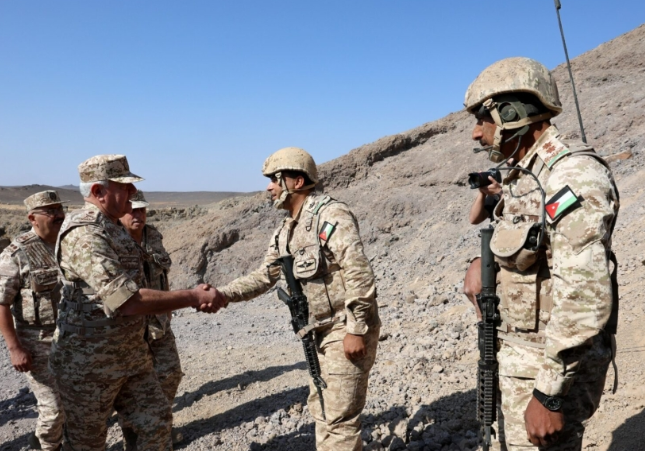 رئيس هيئة الأركان يتابع تمرين صهيل العاديات لتعزيز الجاهزية القتالية