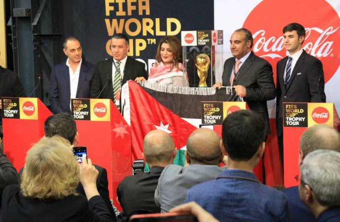 نتيجة بحث الصور عن كأس العالم يصل عمان