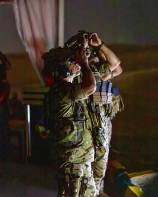 الملك يتابع تمرين أسود الهواشم بمشاركة ولي العهد