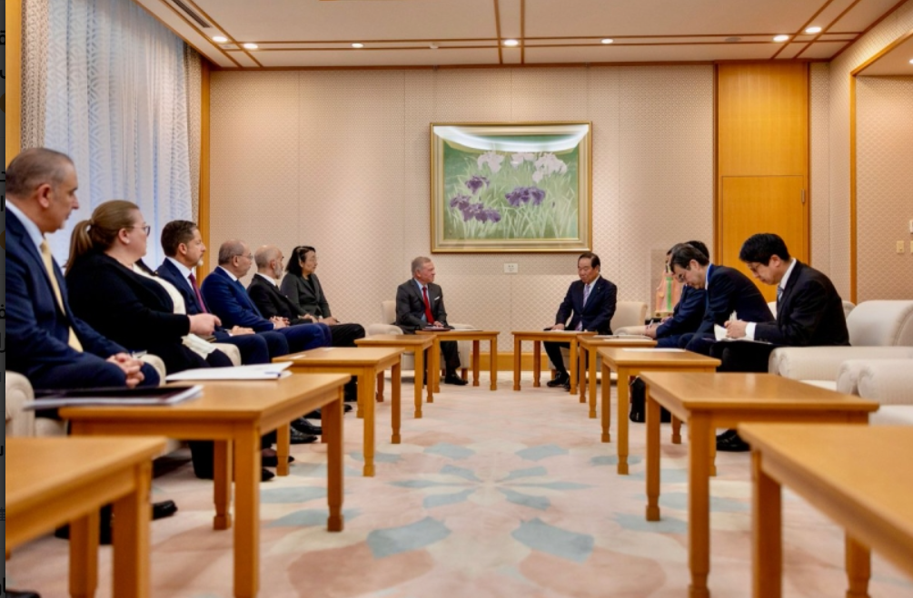 الملك يعقد لقاءات مع قادة في البرلمان الياباني