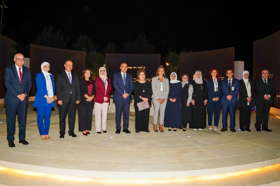 الشواربة يفتتح مشروع الأعمال الفنية في الممر التاريخي. (صور)