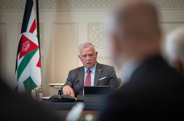 الملك يزور الزرقاء ويلتقي وجهاءها في الجامعة الهاشمية 